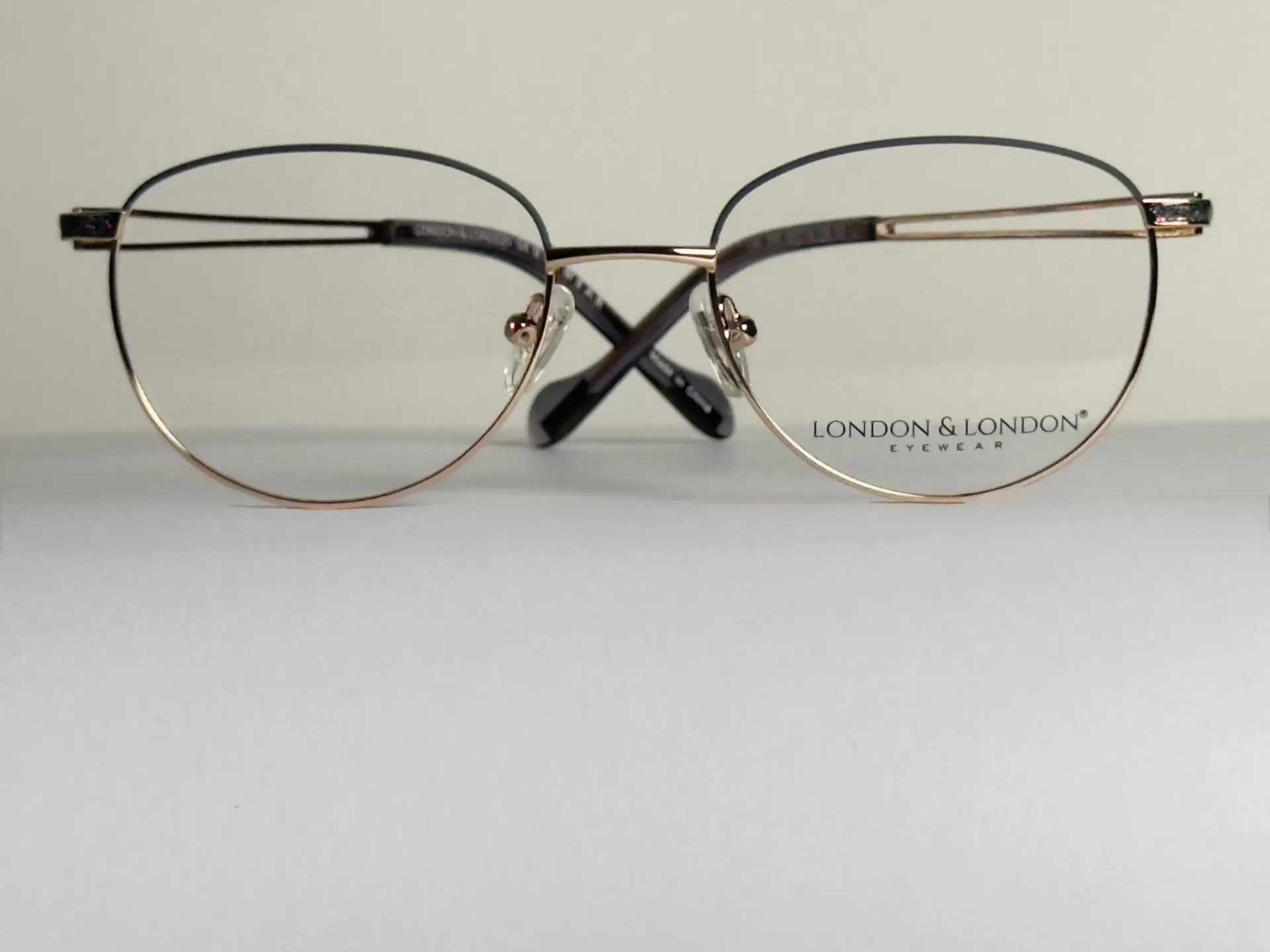 L&L 560 C3 — London & London