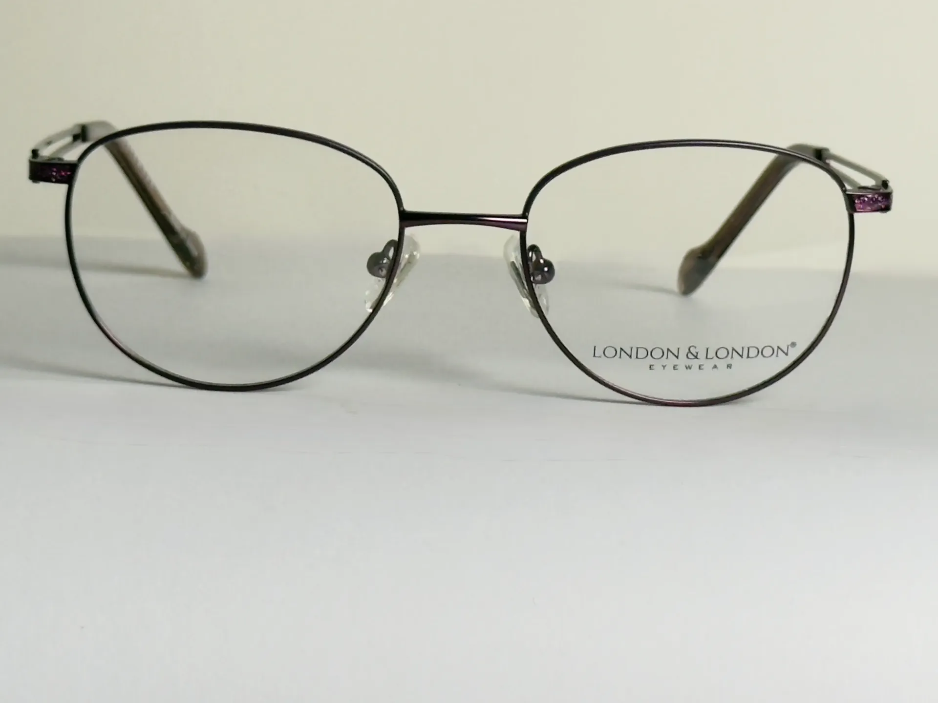 L&L 560 C4 — London & London